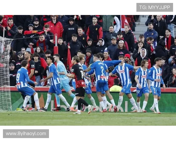 2. 比赛将于明天上午十点准时开始